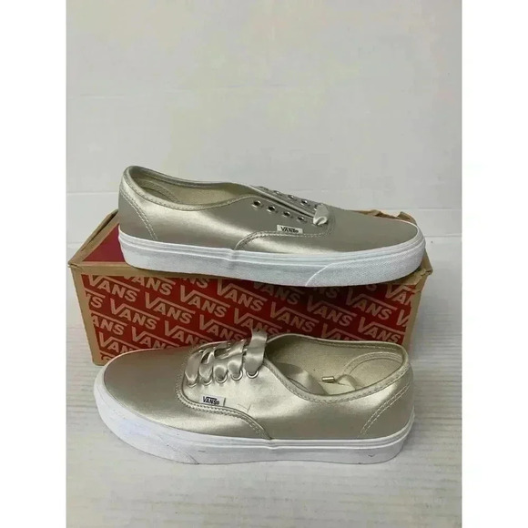 -609 Vans Classic Silver, -US 7 Mens - Picture 1 of 5